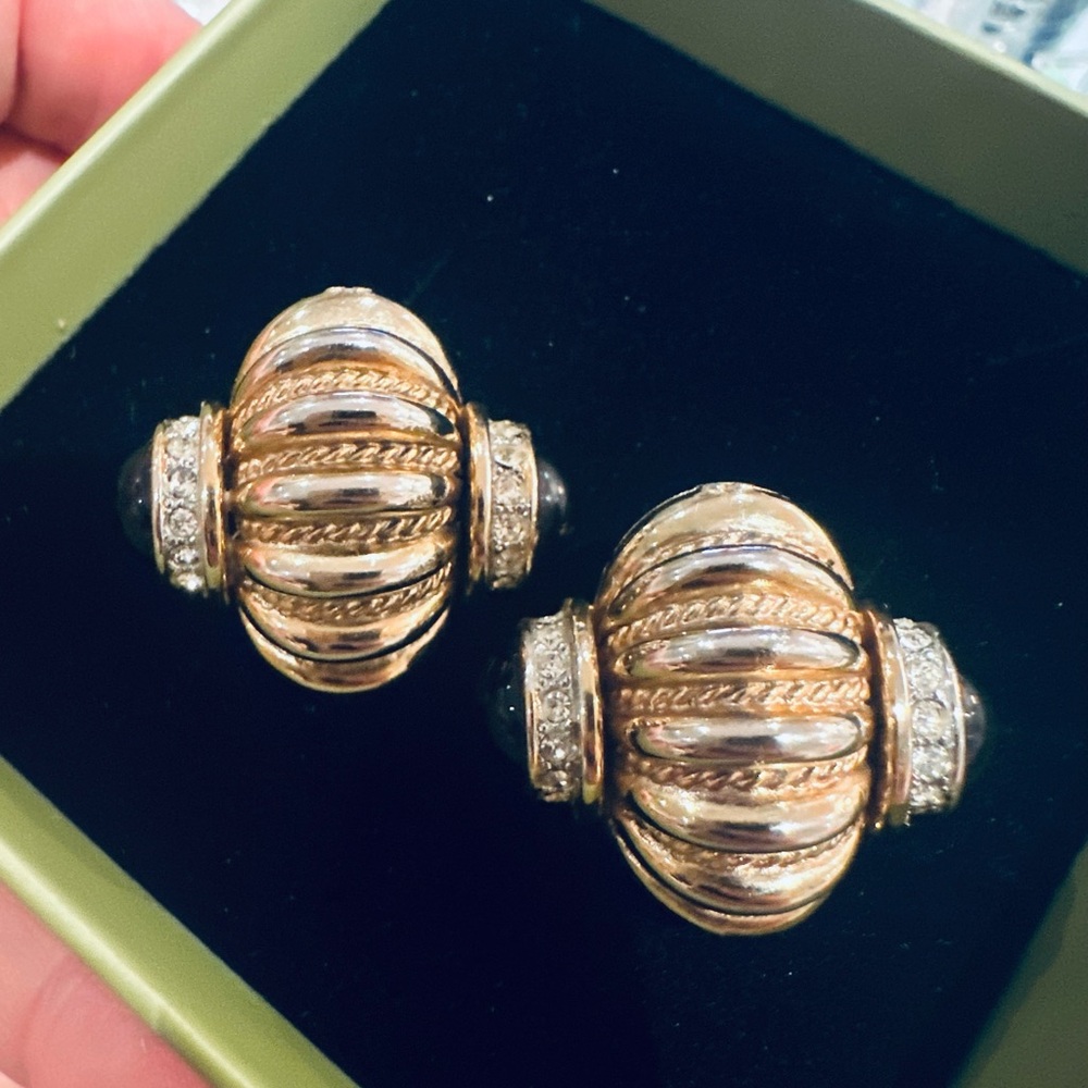 Vintage Craft Clip-On Earrings – Flli Menegatti Inspired Onyx Cabochon Statement